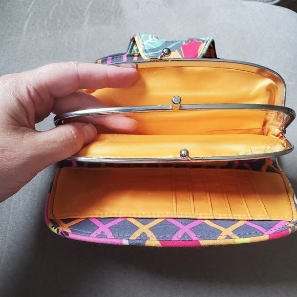 RETIRED Vera Bradley Kiss 'n Snap Wallet in Jazzy Blooms pattern - Picture 9 of 10